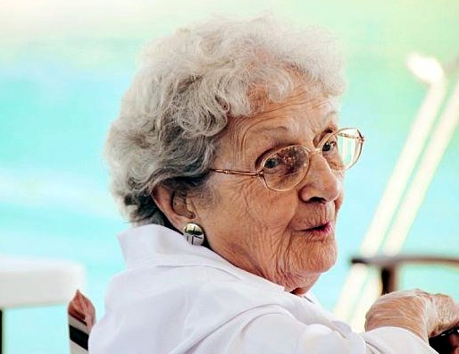 Obituary of Carolyne H Lohr