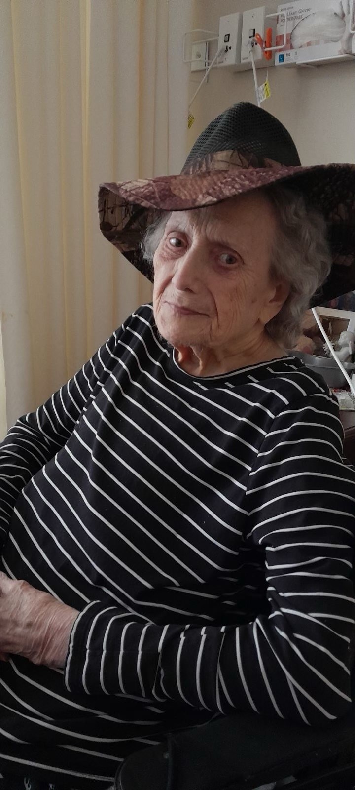 Obituary of Mary Evelyn Jean Taylor