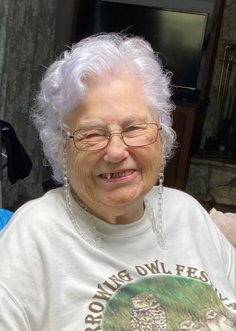 Obituario de Doris May Underhill