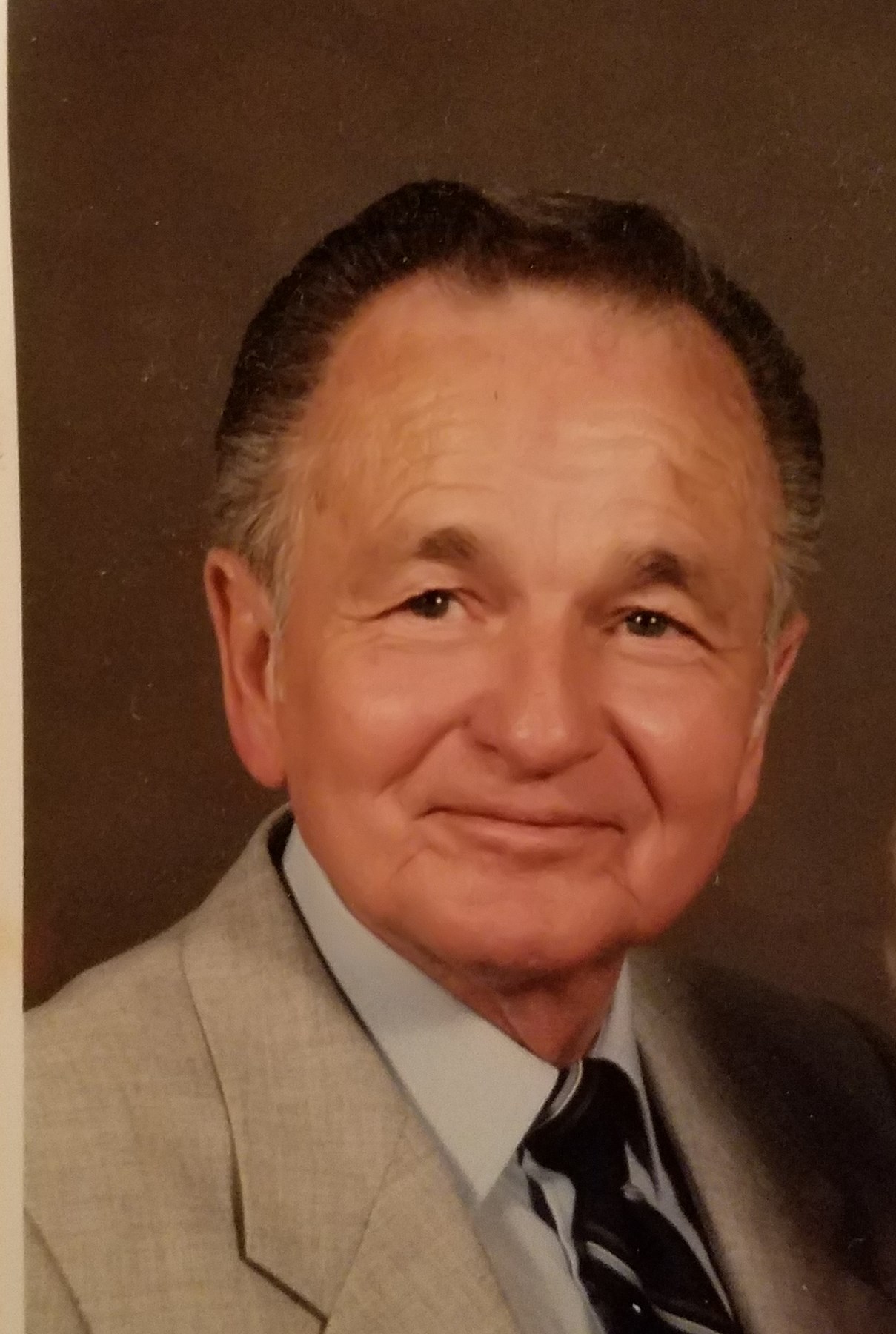 Obituario de Mr. William L Dillon Sr.