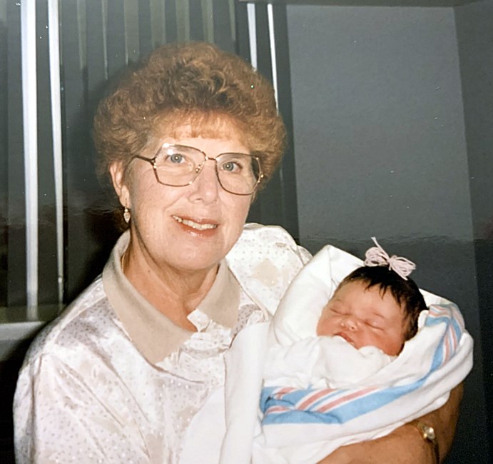 Obituary of Helen June Audria