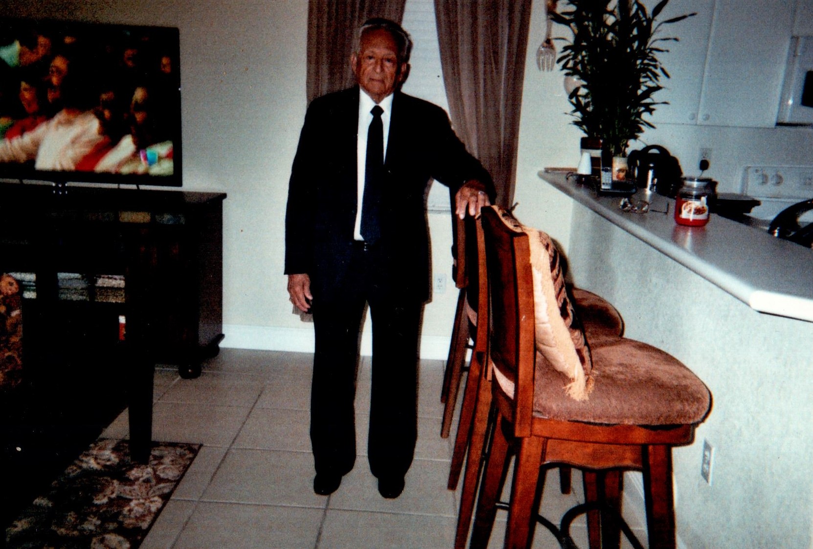 Obituario de Ernesto Avalo