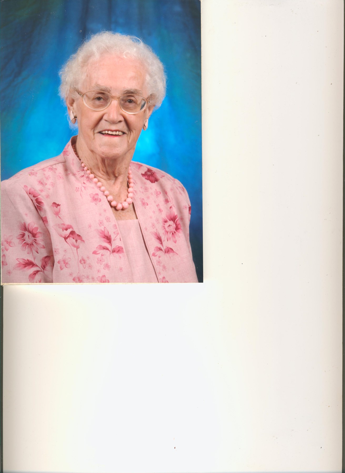 Obituary of Gwendolyn Mary Hill