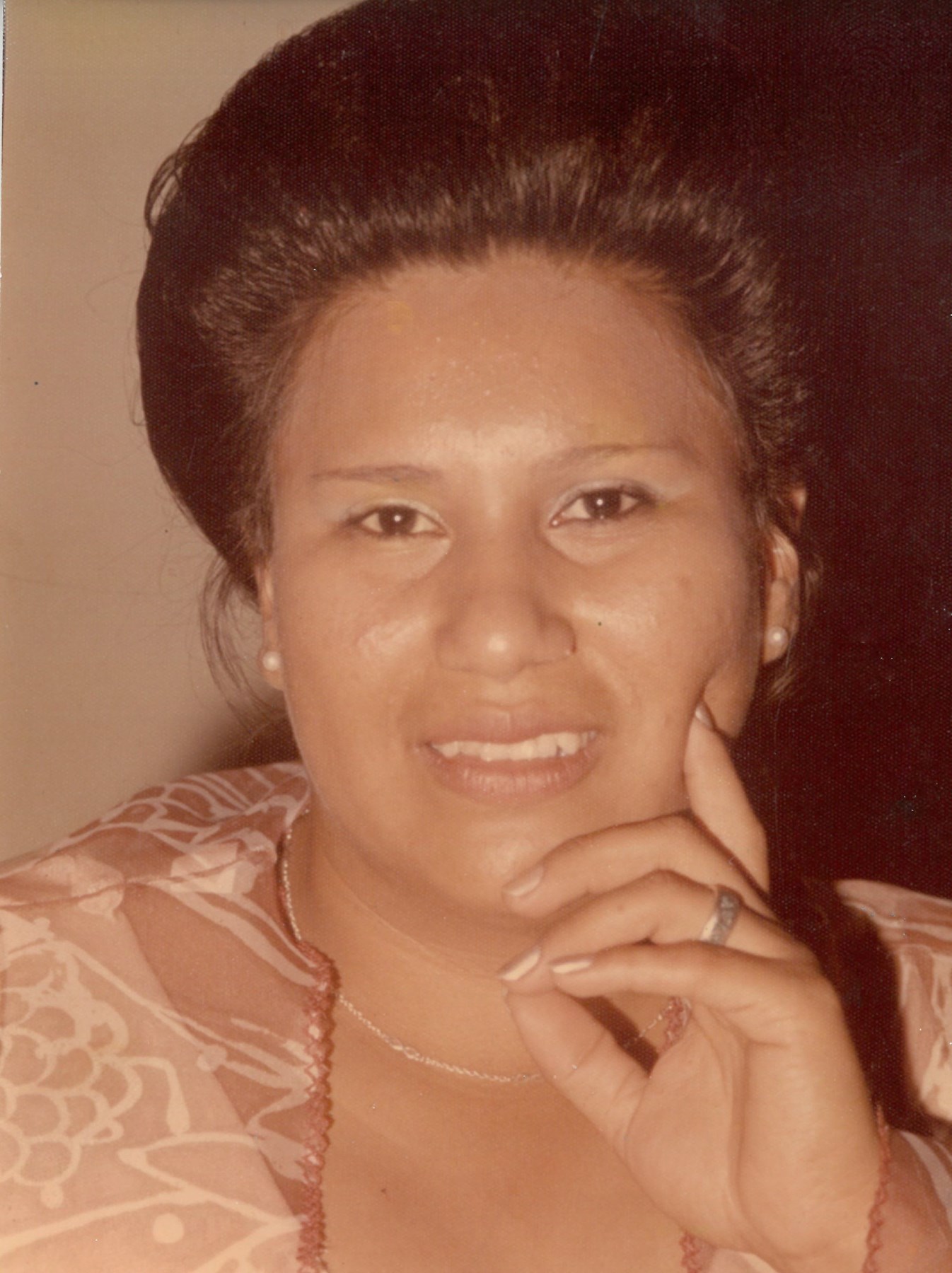 Obituary of Aurora "Teri" Favela