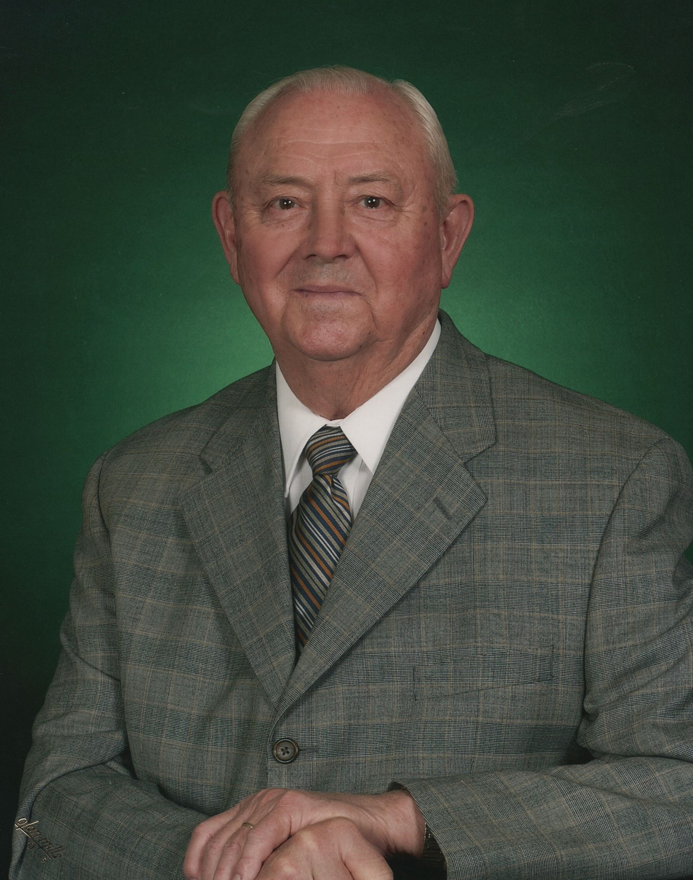 Clyde Logan Obituary Chandler Az Believing their family to be cursed by bad luck, the brothers take the rather drastic decision to undertake an audacious robbery to turn things around. clyde logan obituary chandler az