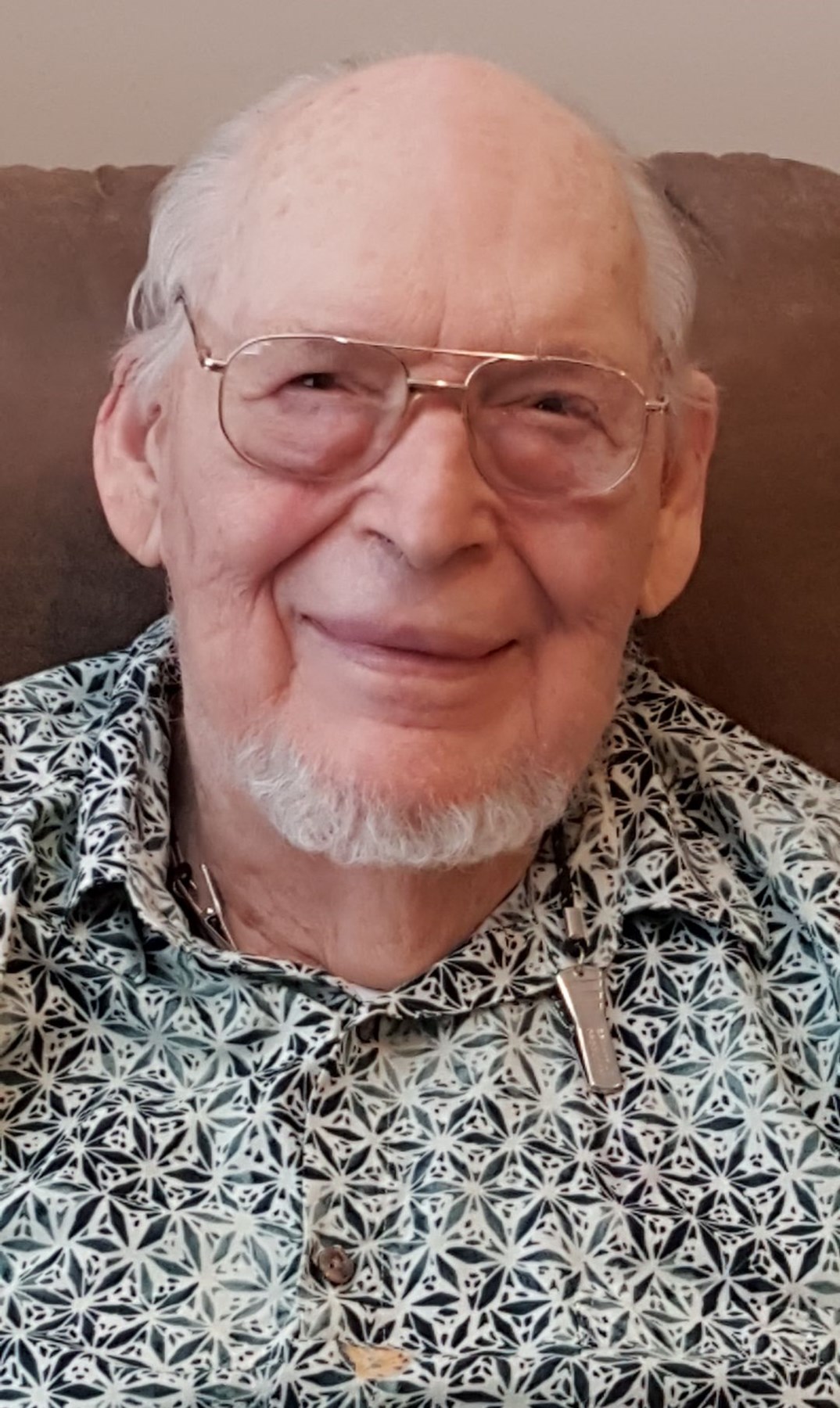 Obituario de Leslie E. Baker