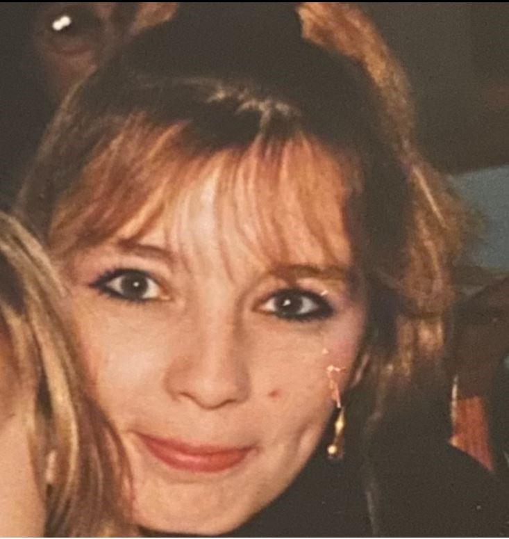 Obituary of Laurie Lynn Bladzinski