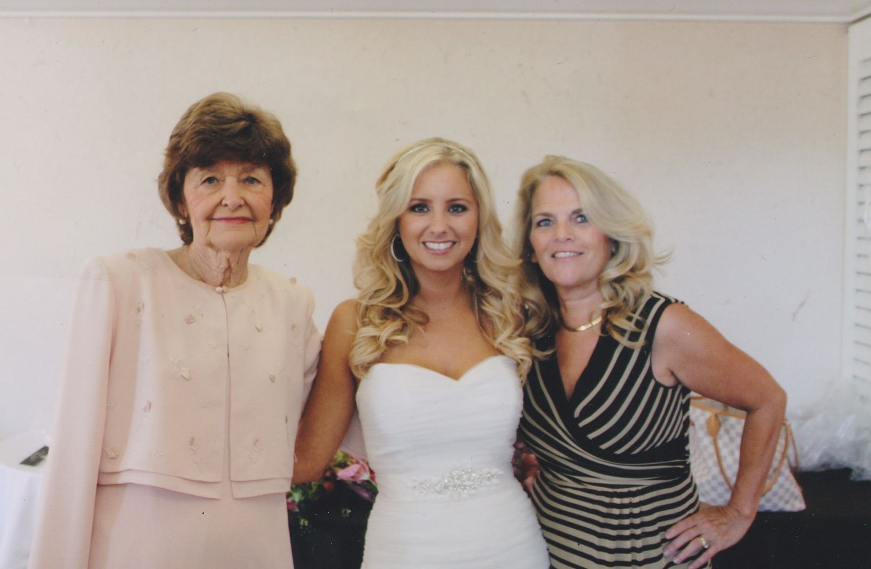 Obituary of Evelyn Delores Isaacs