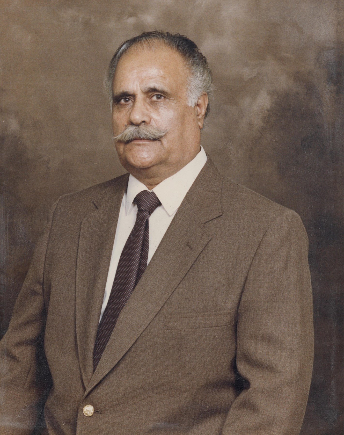 Obituary of Hussien Roshanian