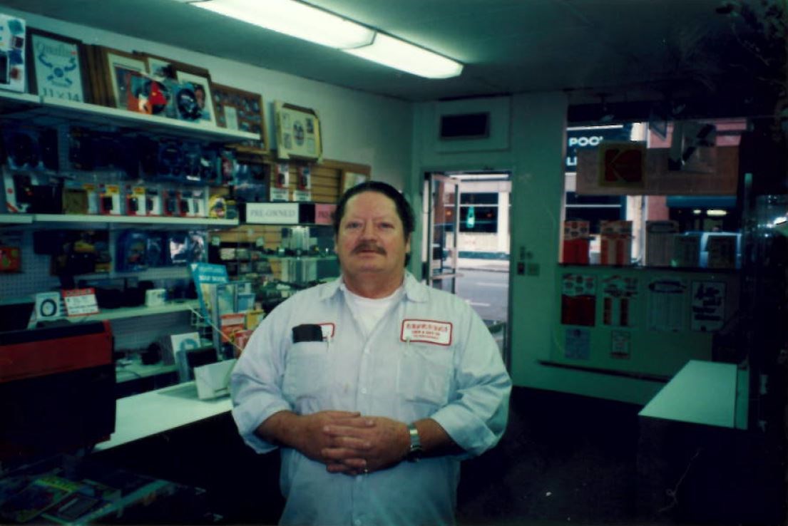 Obituary of Robert Dennis Repp