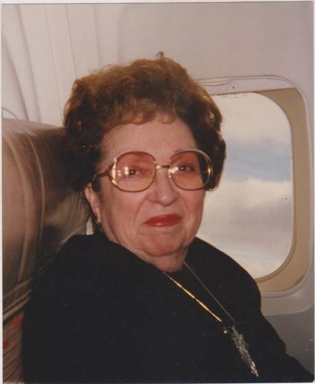 Obituario de Juanita Yvonne Holland