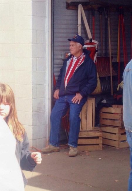 Obituary of Robert H MacQueen