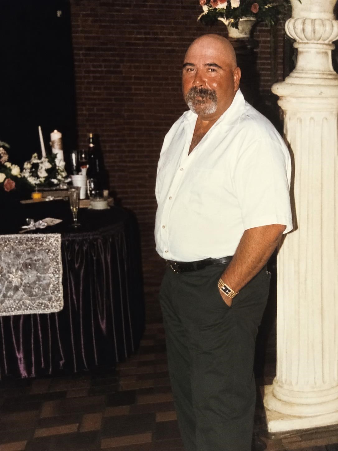 Obituary of Roberto Castro