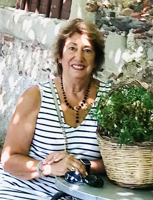 Obituary of Elaine Rose Holley