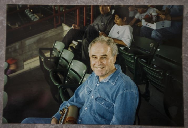 Obituary of Earl A Golz