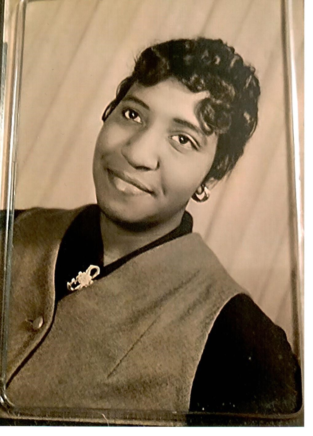 Obituary of Shirley Saunders