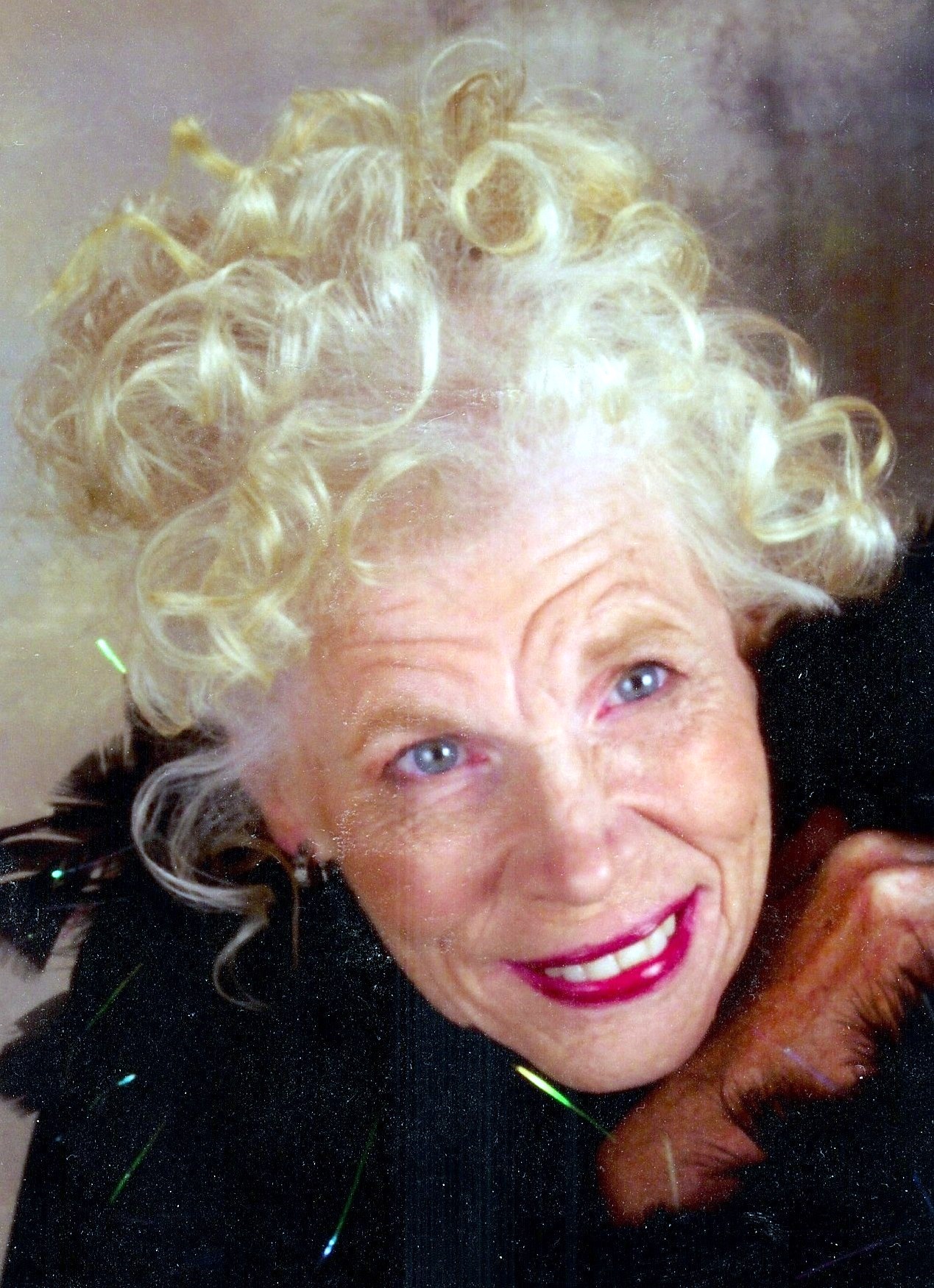 Sharon Logan [Profiles] • Instagram, Twitter, TikTok | Foller