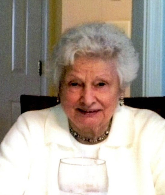 Obituario de Helga M. Lorenz