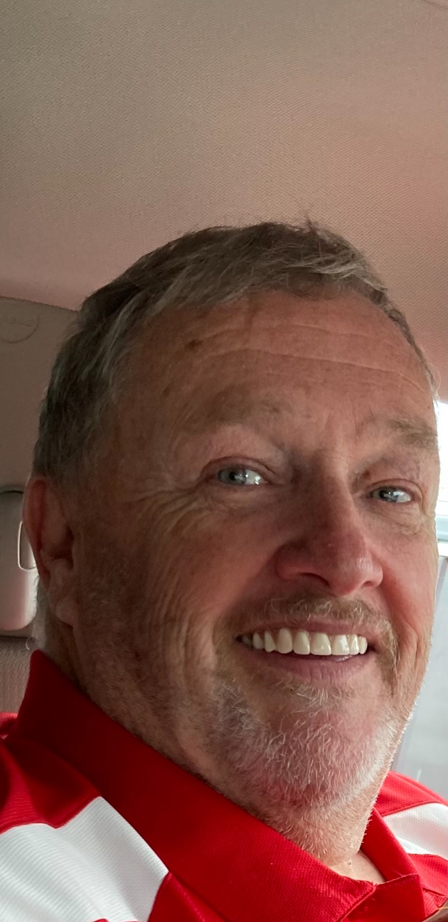 Obituario de Dean Hall