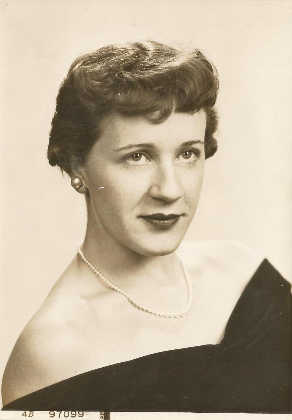 Obituary of Ann Marie Cichowicz