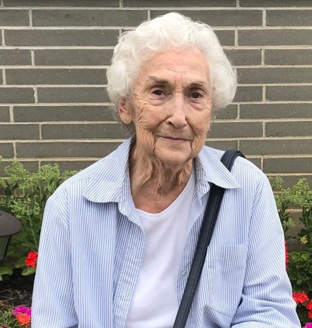 Obituary of Shirley Margaret  Macphail