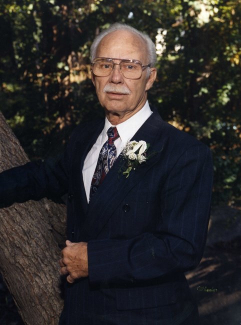 Obituary of Mr. Lowell "Gene" Eugene Clark