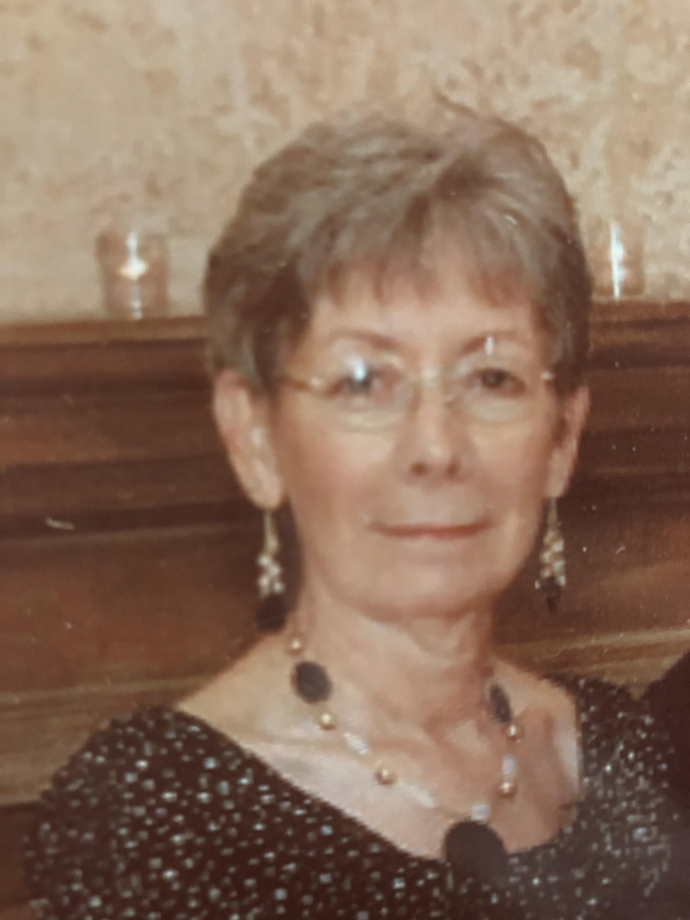 Obituario de Joyce Mary Apple