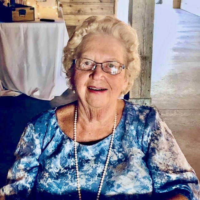 Obituario de Mrs. Suzanne Lee Becker