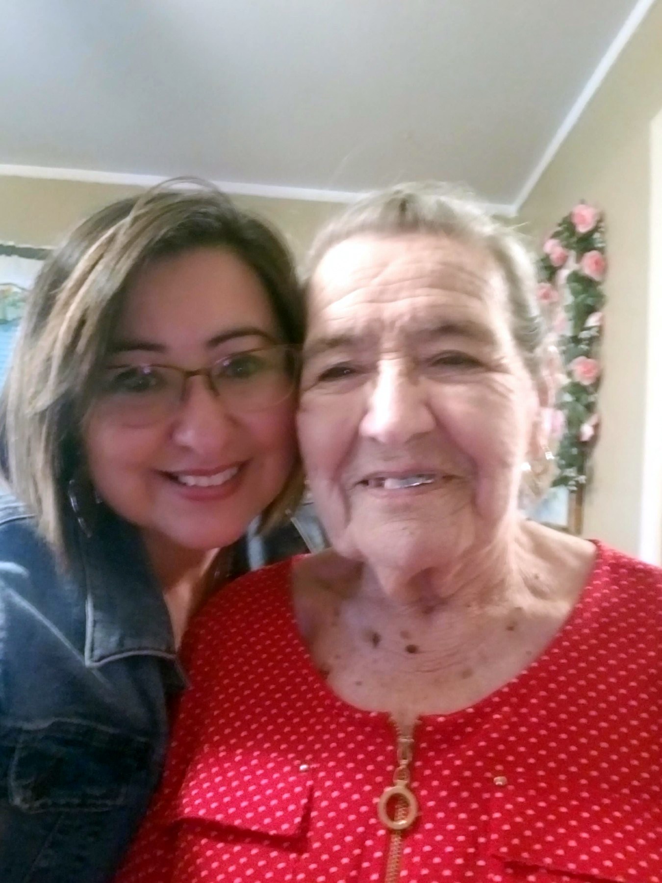 Rebecca Quiroz's Instagram, Twitter & Facebook on IDCrawl