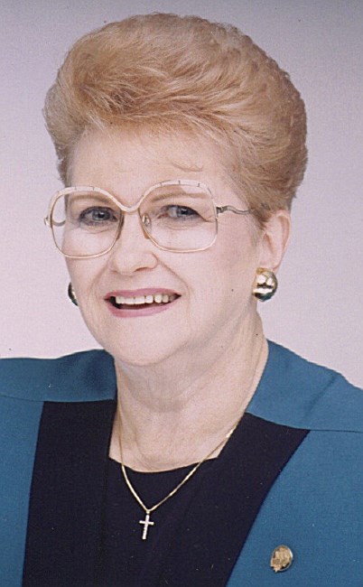 Obituario de Betty Louise Daniel