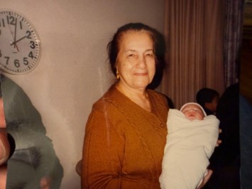 Obituario de Yulia Mikaeili