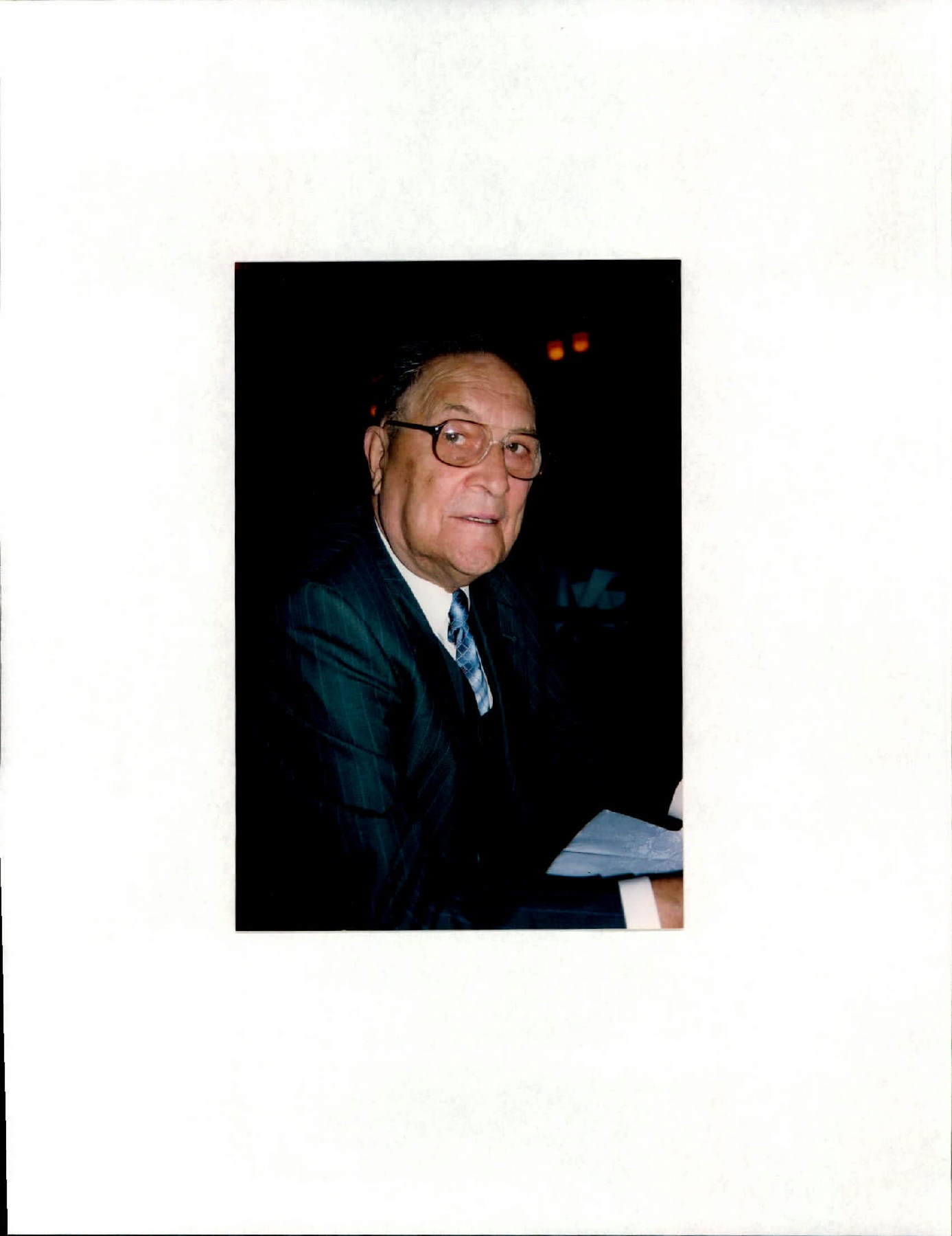 Avis de décès de Eric Leslie Hall