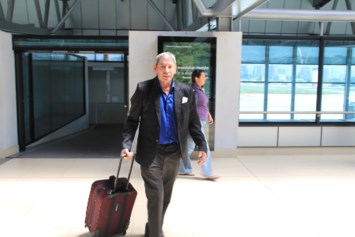 Obituary of Carlos R Linares