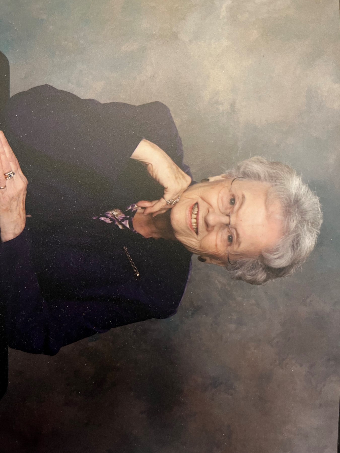 Obituario de Helen Joyce McCrea (nee Henderson)