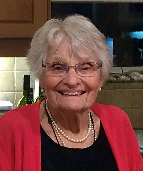 Obituario de Fay Barbara DuQuesnay