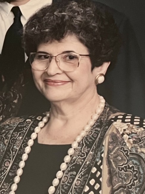 Obituary of Yolanda C Lund
