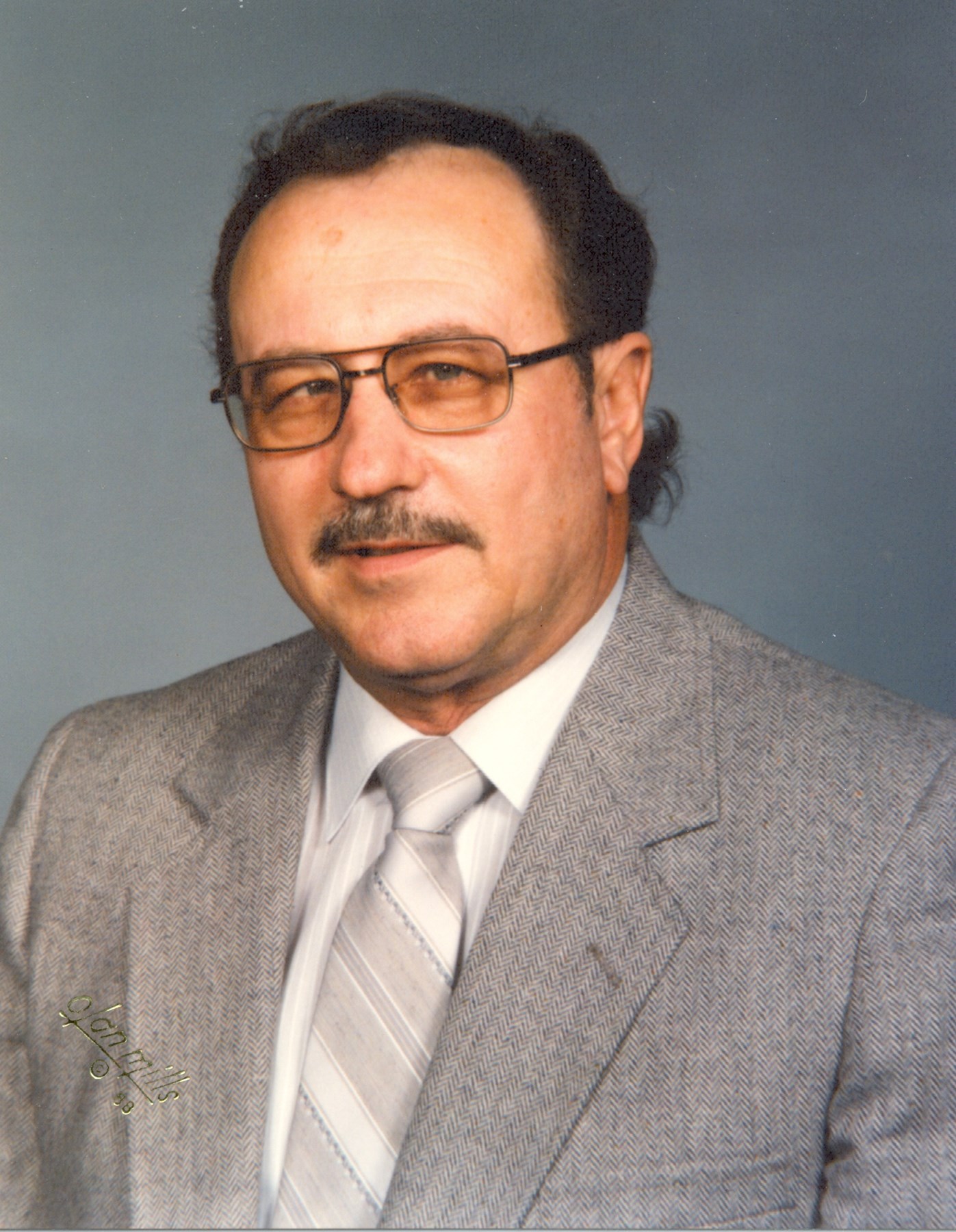 Obituary of Max Leschber