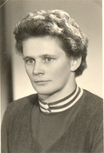 Obituario de Gertrude Gerda Maria Sterzinger Achammer