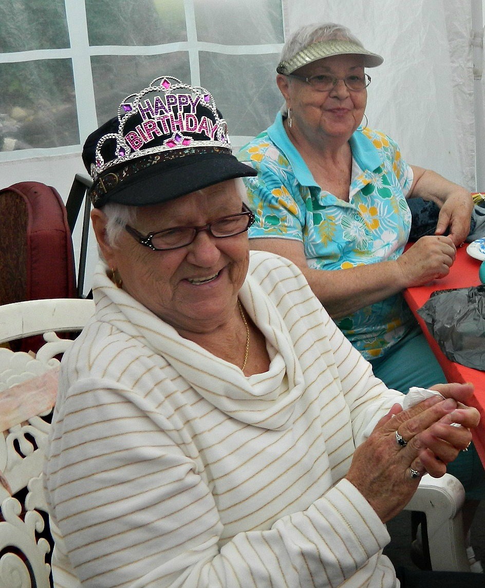 Obituary of Della Brown
