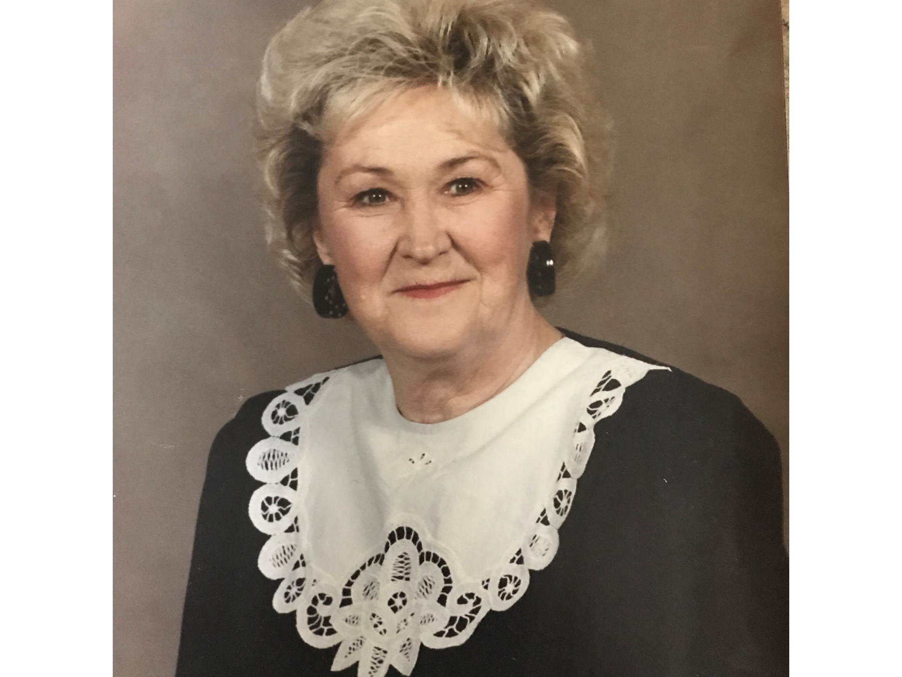 Obituary of Esther Lee Edwards Dill