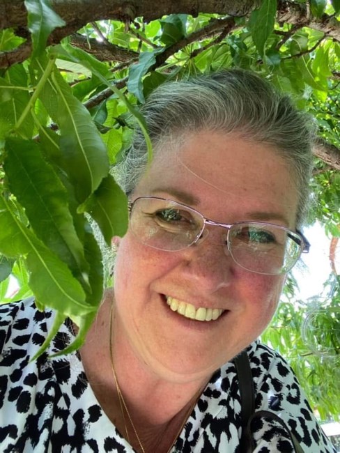 Obituary of Lisa Michelle Nevares-Young