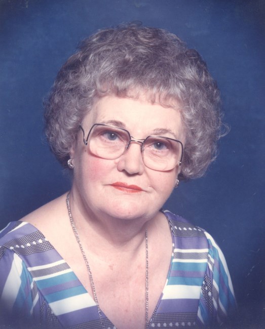 Obituario de Eileen Mary Small