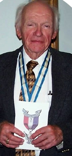 Obituary of Gordon Charles Peterson