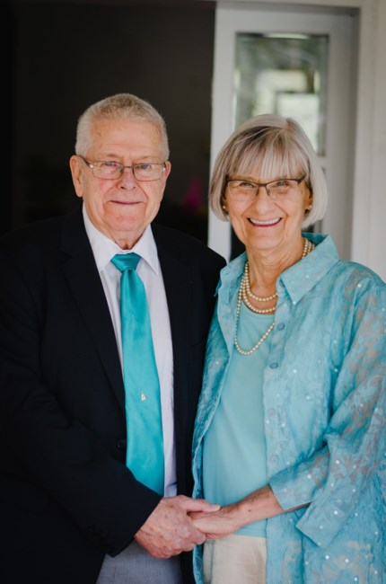 Obituary of Michael and Joyce De Vooght