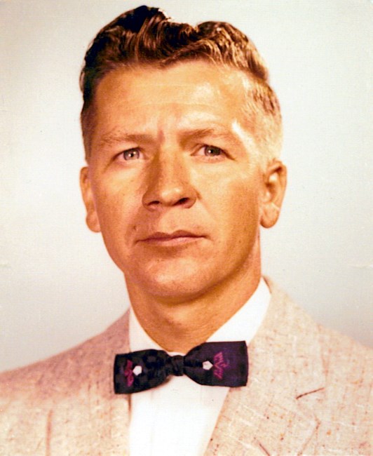 Obituary of Lester Lincoln Holmes