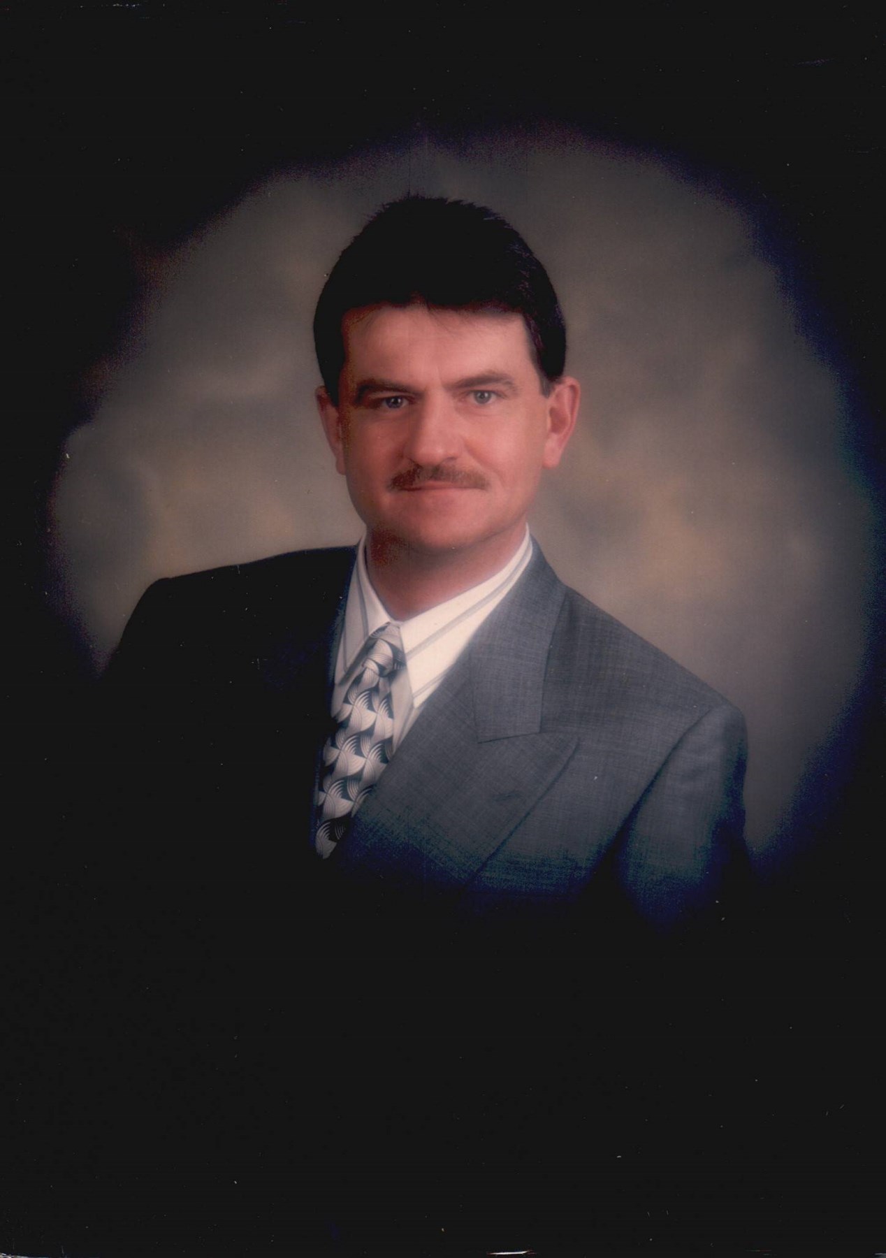 Obituario de William Egan Isenmann