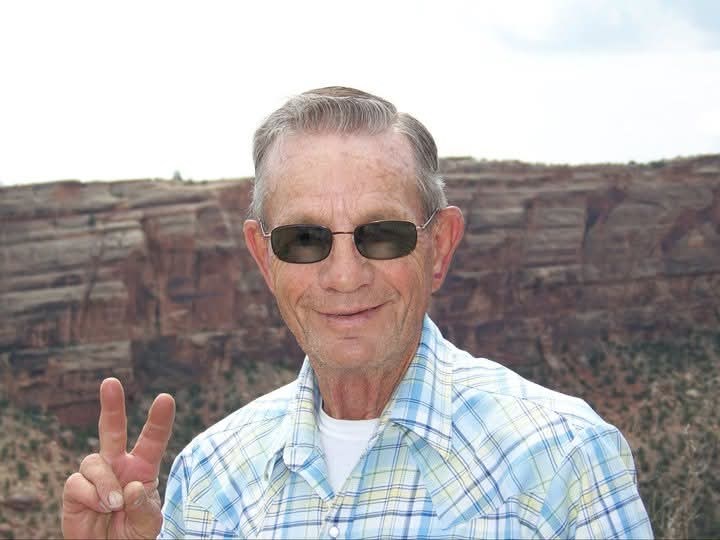 Obituary of Earl Michael Houck