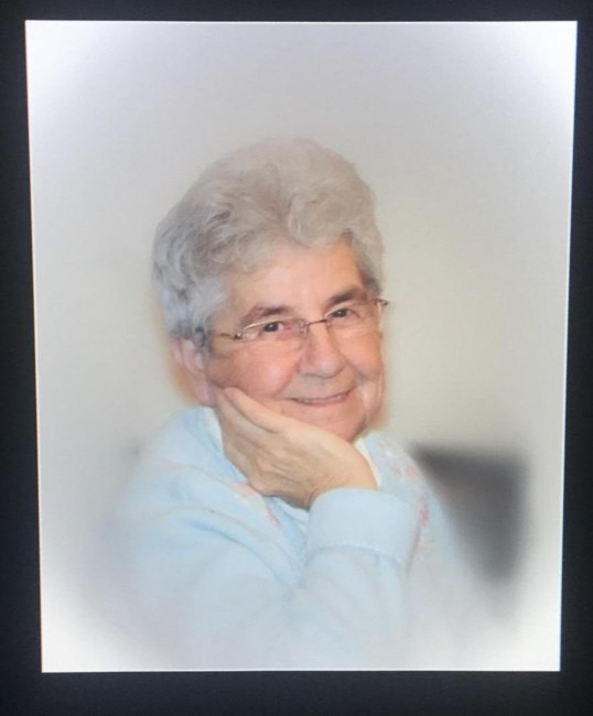 Obituary of Mona Parr (Leslie)