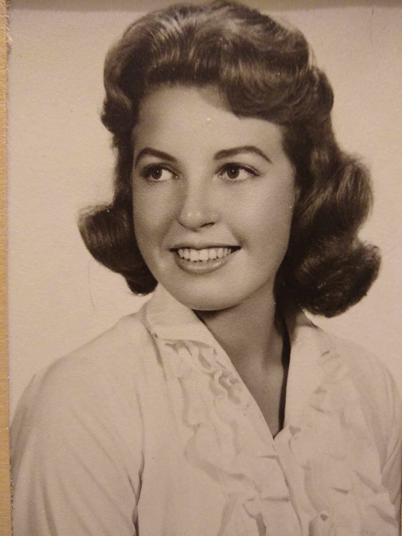 Obituary of Louise May Zwirn