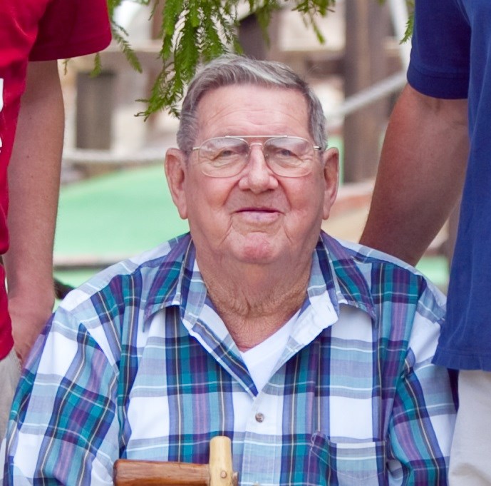 Obituary of Arthur "Lou" Llewellyn Chandler